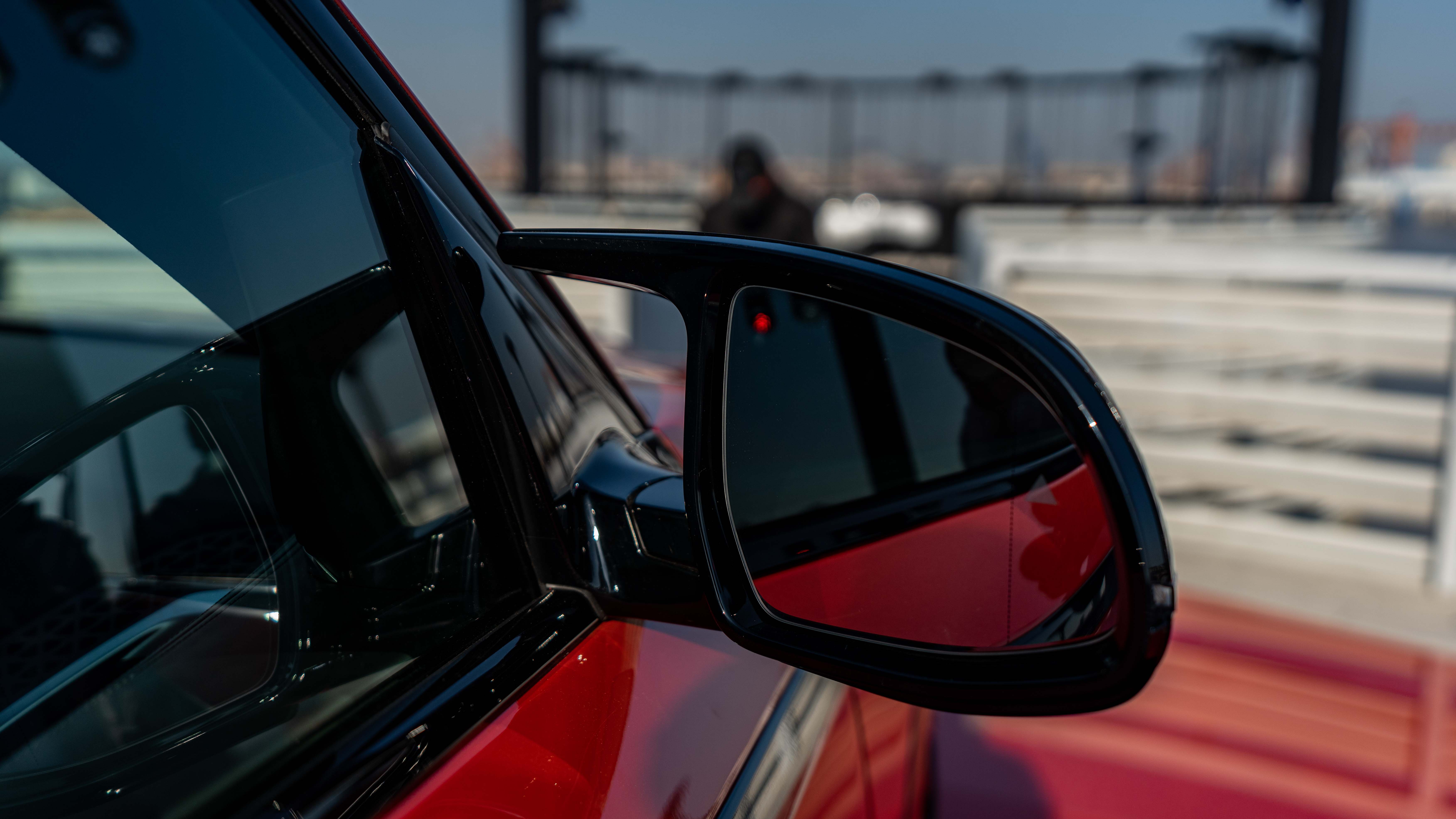 XM's rearview mirror detail