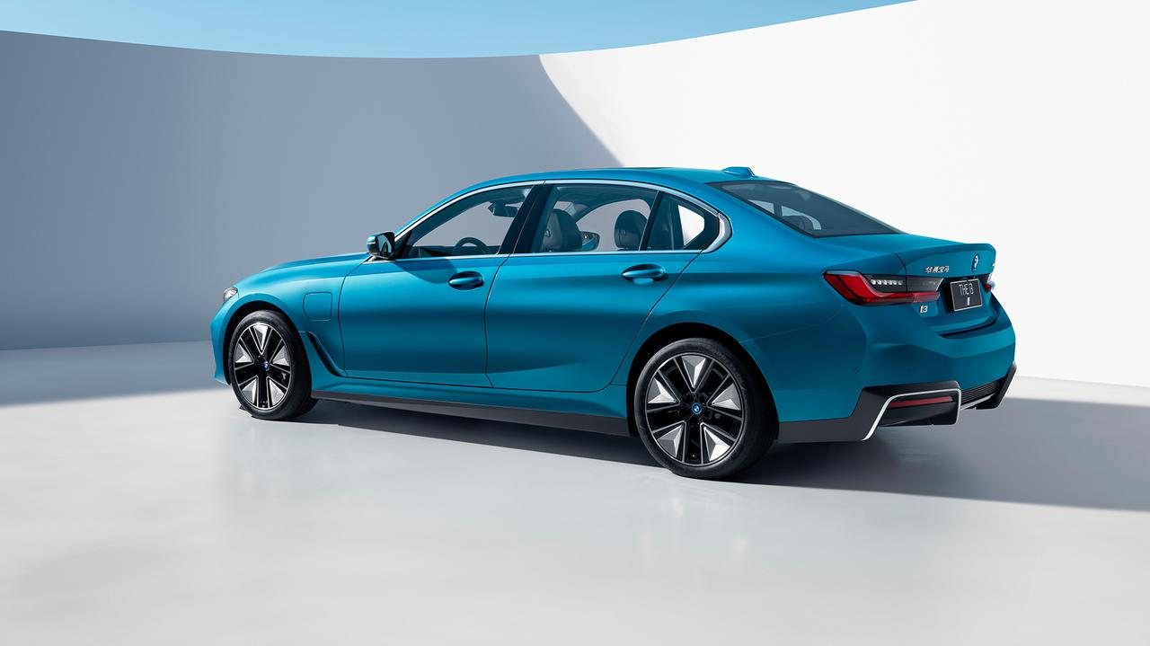 全新 BMW i3 也继承了霍氏弯角的家族设计