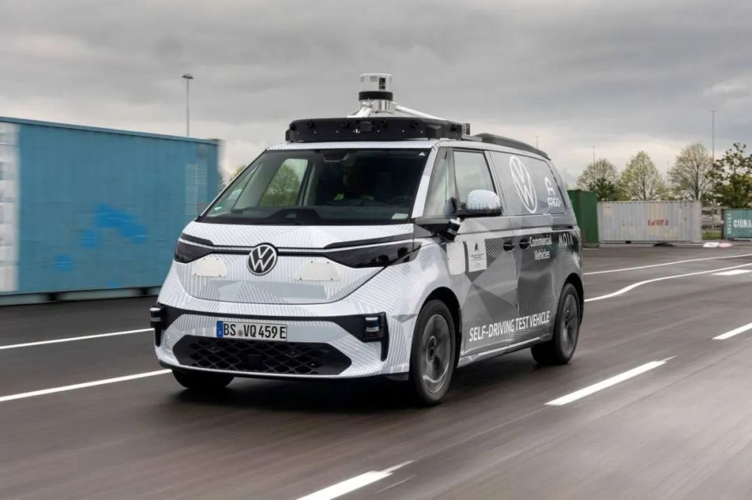 (Last year, it was announced that Volkswagen ID.BUZZ will be equipped with Argo's autonomous driving solution.)