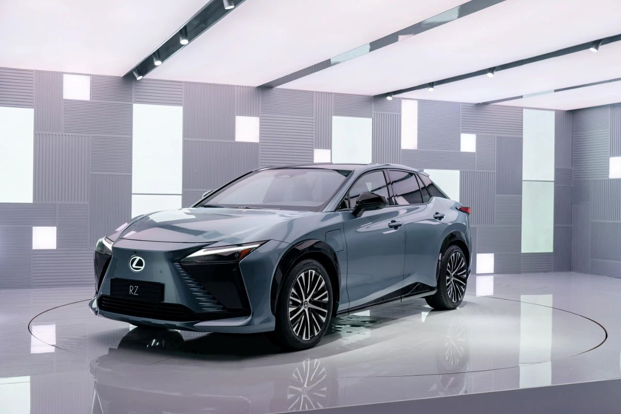 Image of Lexus RZ