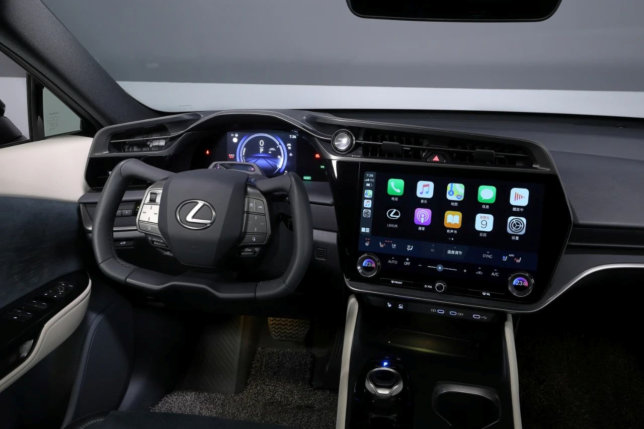 Lexus RZ interior